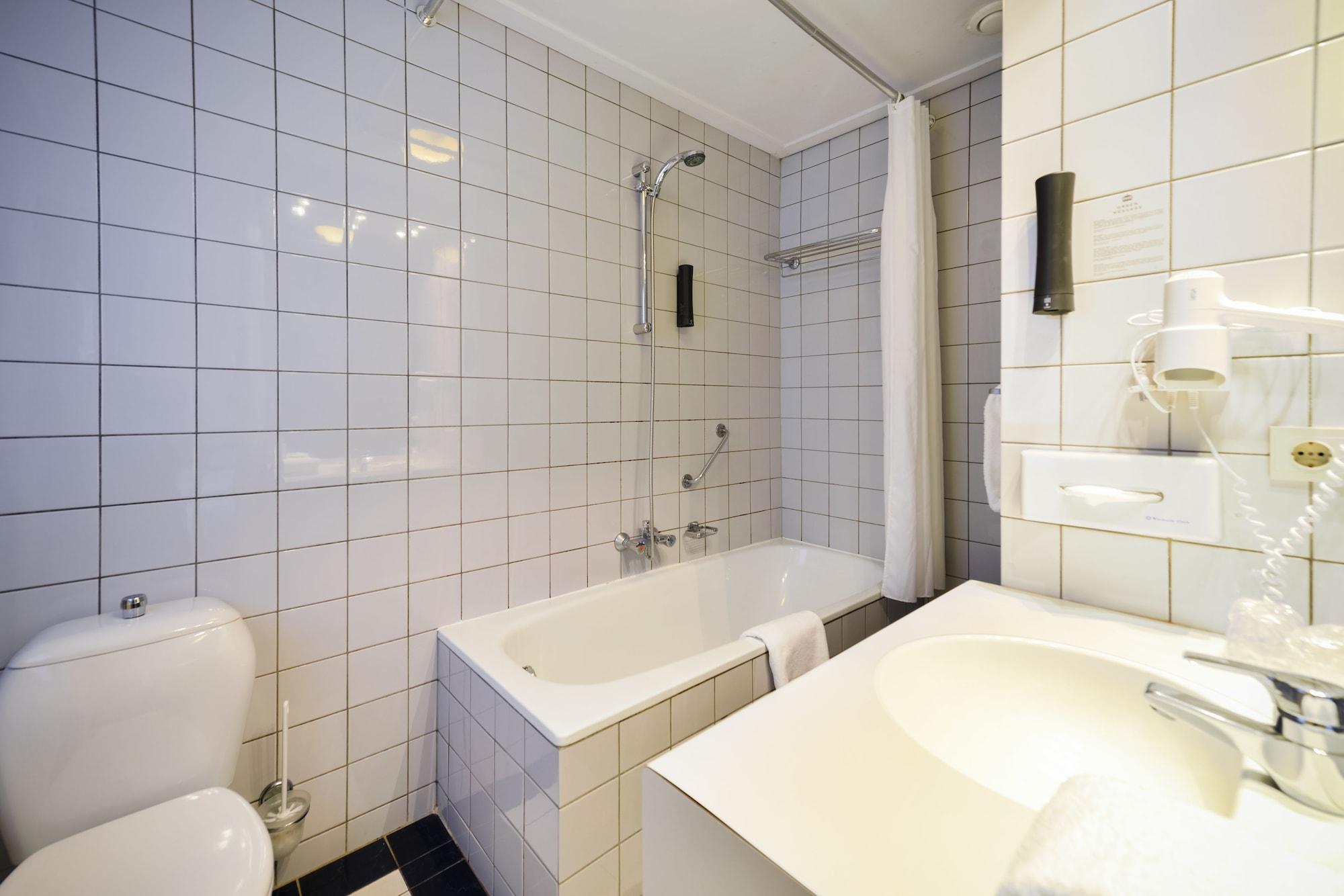 Fletcher Hotel Restaurant Beekbergen-Apeldoorn エクステリア 写真